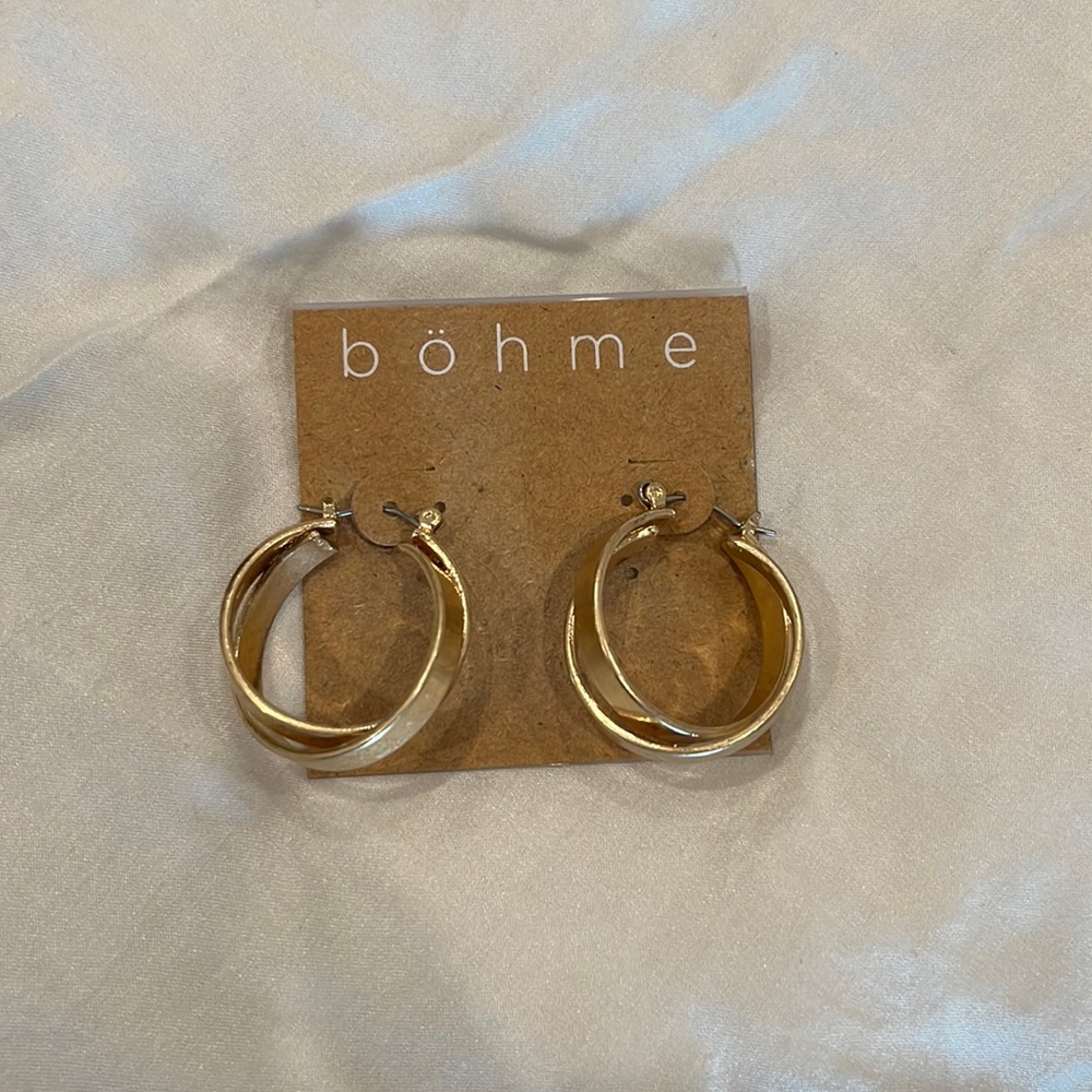 Gold twisted hoop earrings
